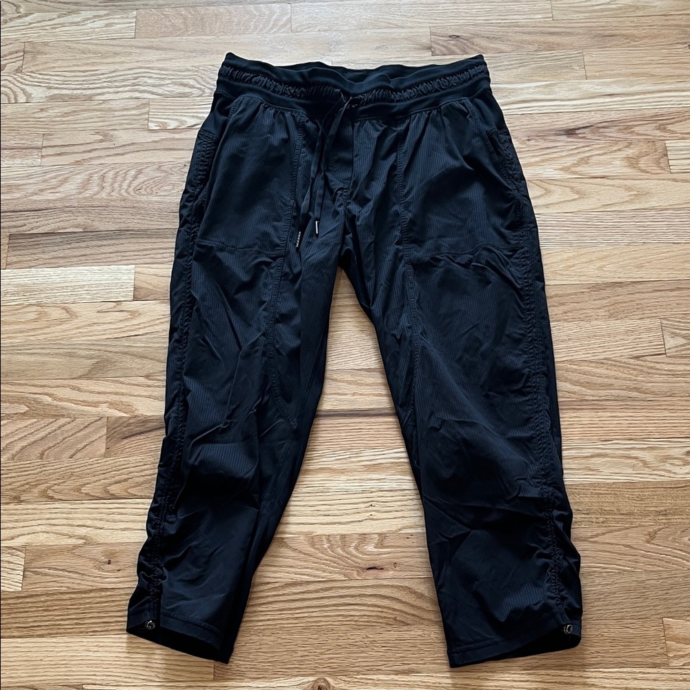 lululemon athletica Black Cropped Pants